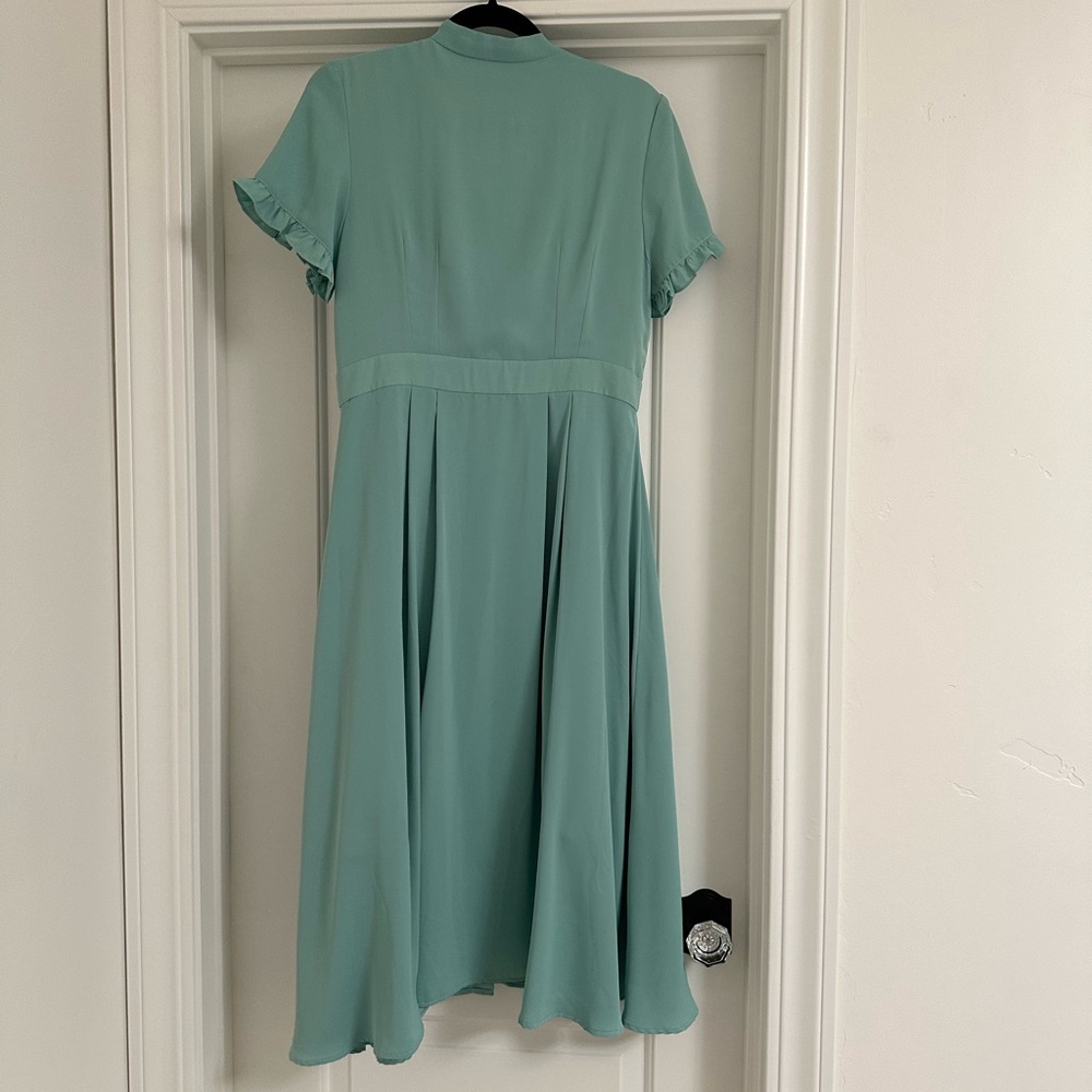 Ivy City size M green midi dress